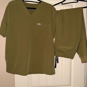 MENS - FIGS Martini Olive Scrub Set